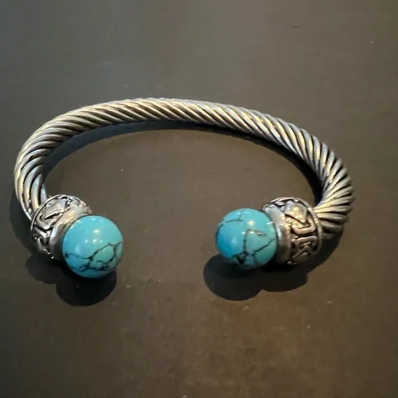 Silver bangle - Picture 2 of 2